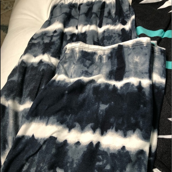 Capri leggings all for one price - Picture 2 of 5